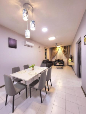 Cozy 3BR Riverfront Sweet Homestay Kuching